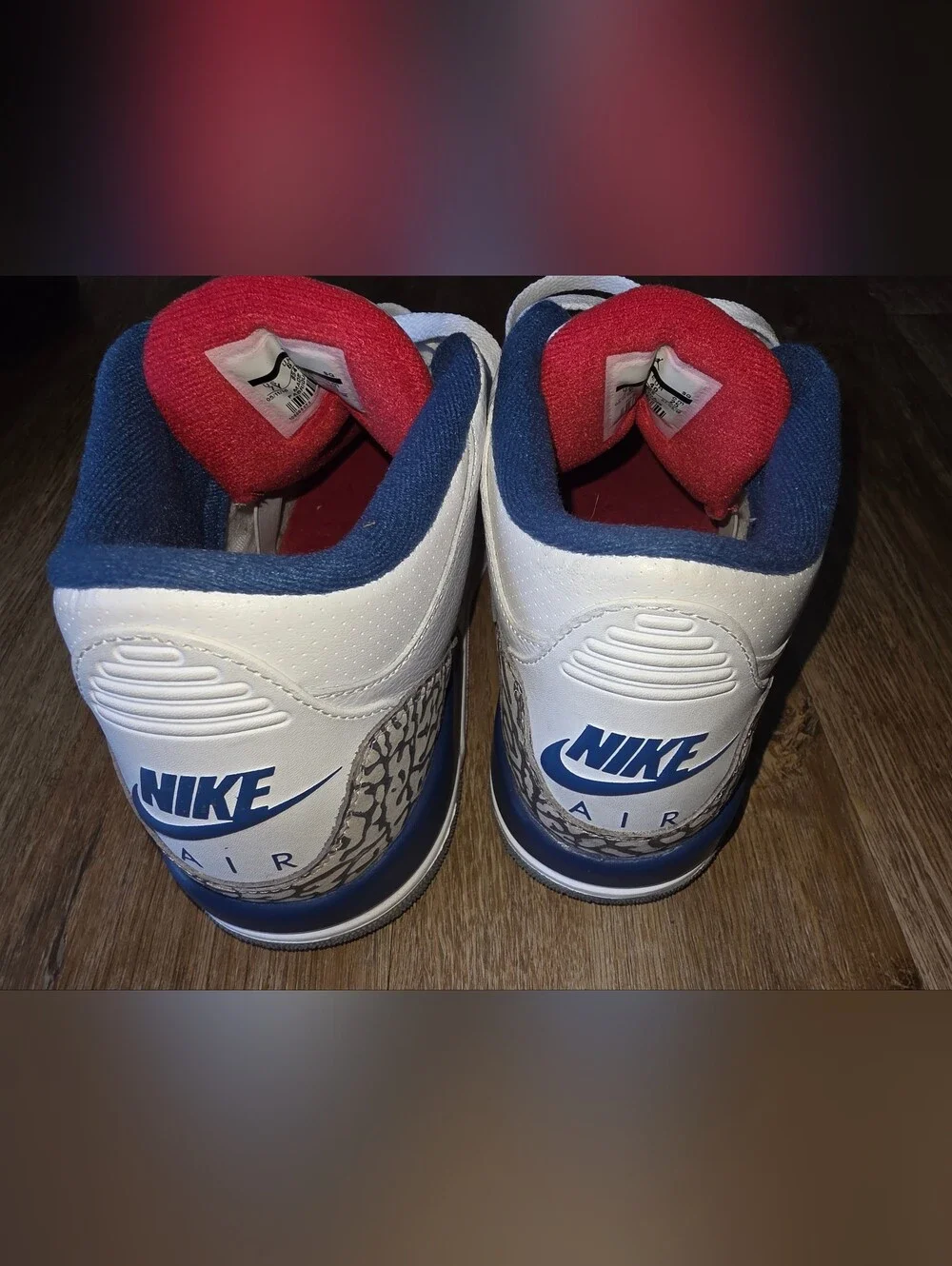 Used Size 7 Youth Jordan's Low Top Sneakers No Box In Great Condition